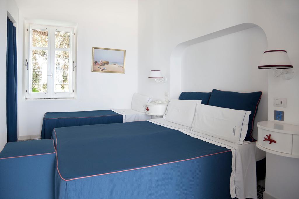Hotel La Terrazza Panarea Quarto foto